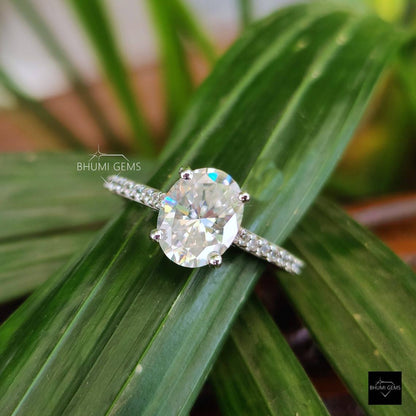 Oval Engagement Ring