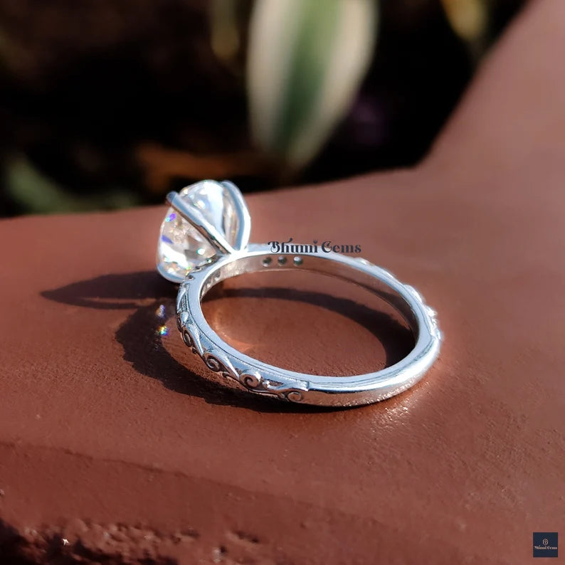 Oval Moissanite Engagement Ring - view 3