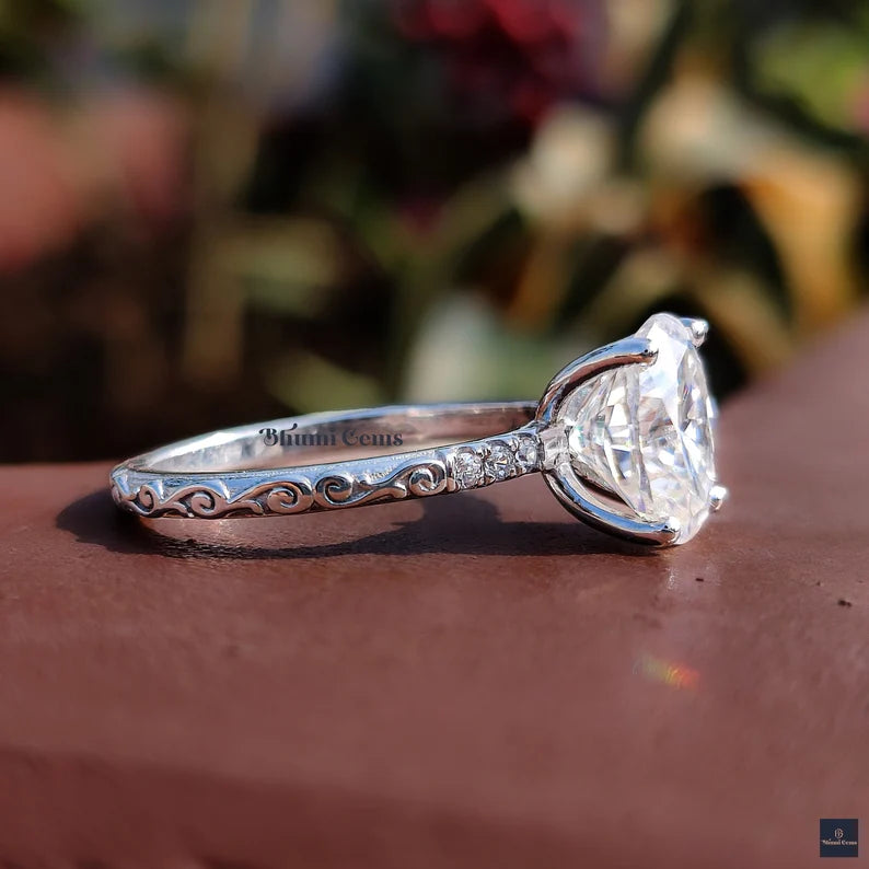 Oval Moissanite Engagement Ring - view 5