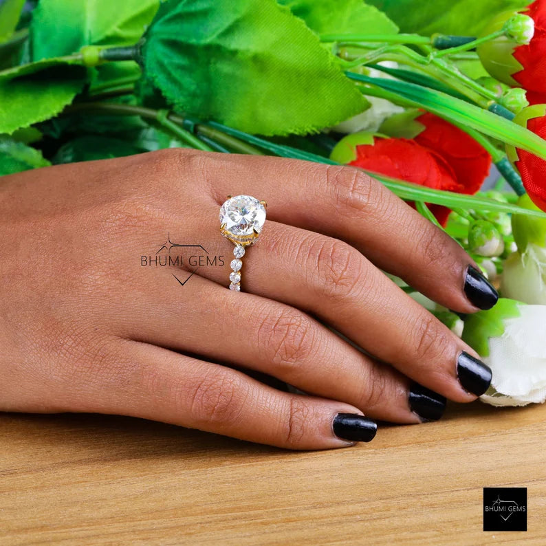 round brilliant moissanite engagement ring
