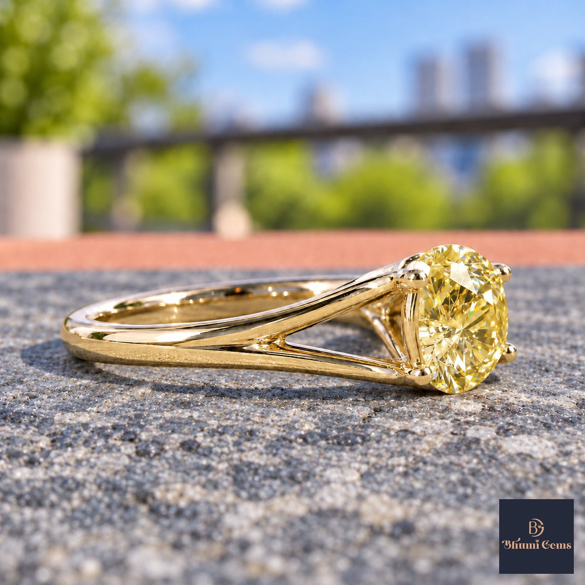Yellow Round Cut Lab Grown Diamond Engagement Ring - Split Shank in yellow gold, side view