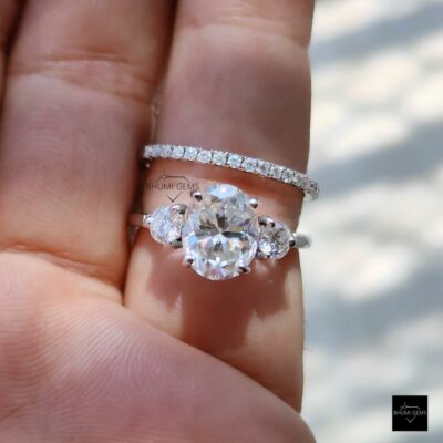 Oval Colorless Moissanite Bridal Ring Set
